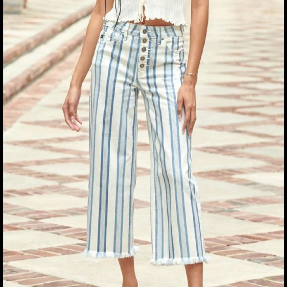 KanCan Bettea Wide Leg Frayed Crop Jeans 24 Stripes Culottes Capri